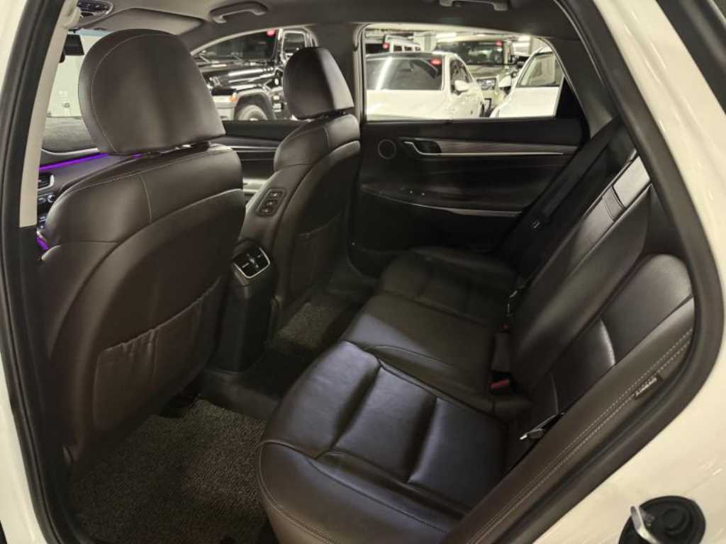 HYUNDAI Grandeur - Vista 10