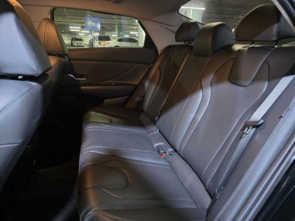 HYUNDAI Avante - Vista 8