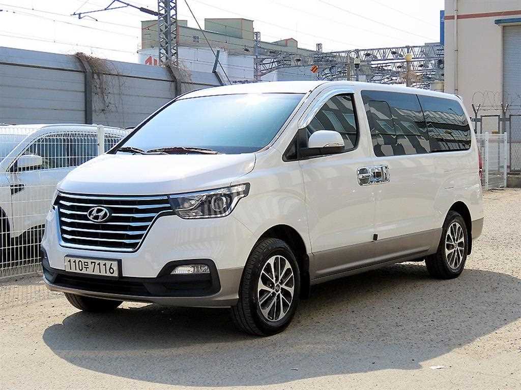 HYUNDAI Starex - Vista 2
