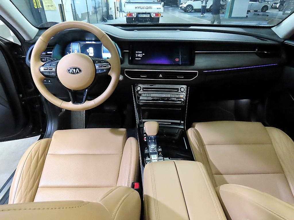 KIA K7 - Vista 10