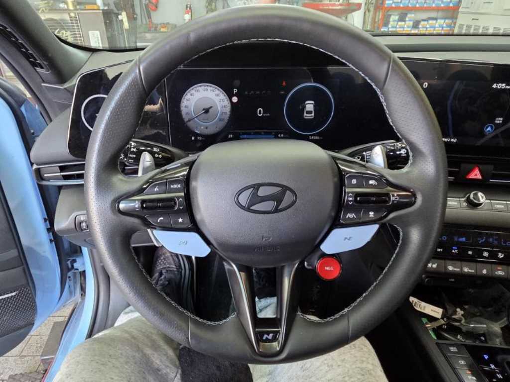 HYUNDAI Avante - Vista 5