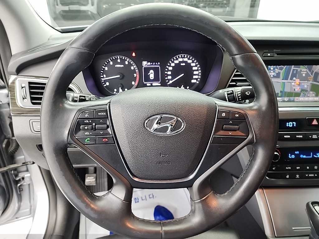 HYUNDAI Sonata - Vista 9