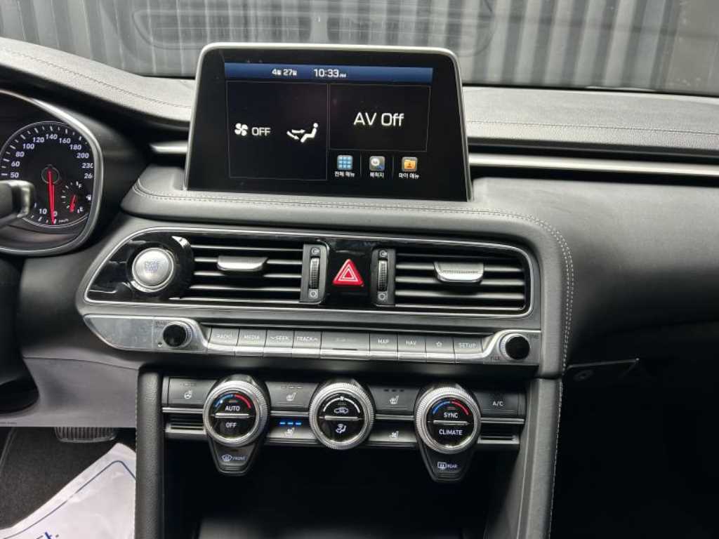 Genesis G70 - Vista 9