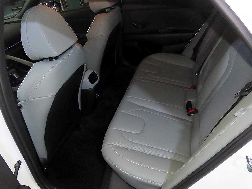 HYUNDAI Avante - Vista 7