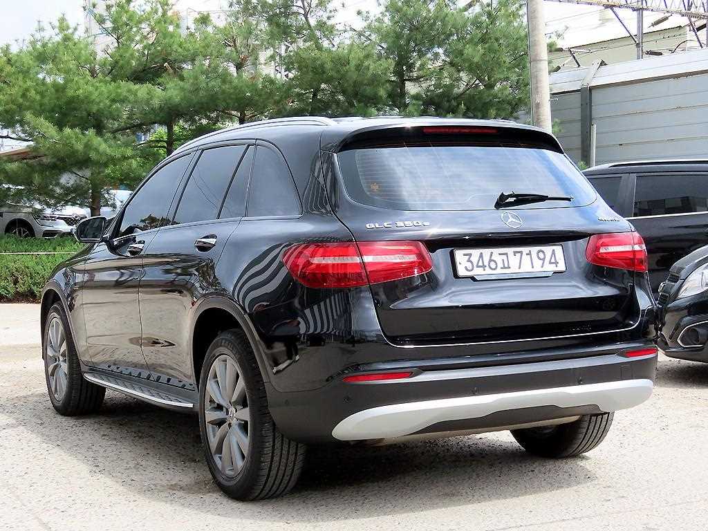 Mercedes Benz GLC Class - Vista 3
