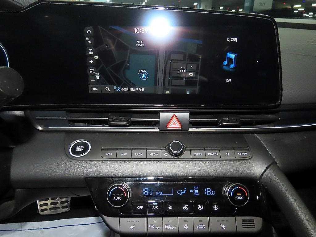 HYUNDAI Avante - Vista 11