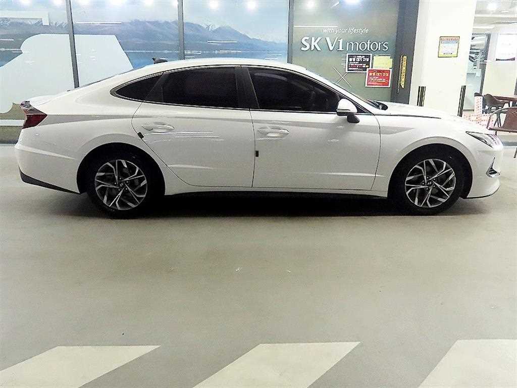 HYUNDAI Sonata - Vista 3