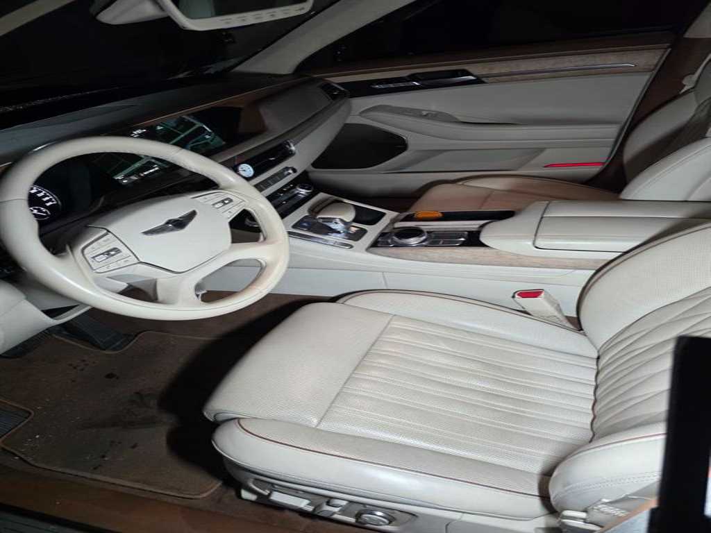 Genesis G90 - Vista 3
