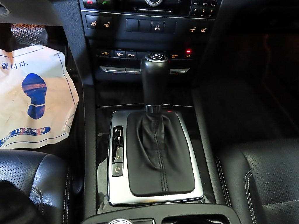 Mercedes Benz E class - Vista 12