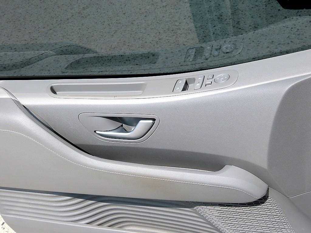 HYUNDAI Staria - Vista 12
