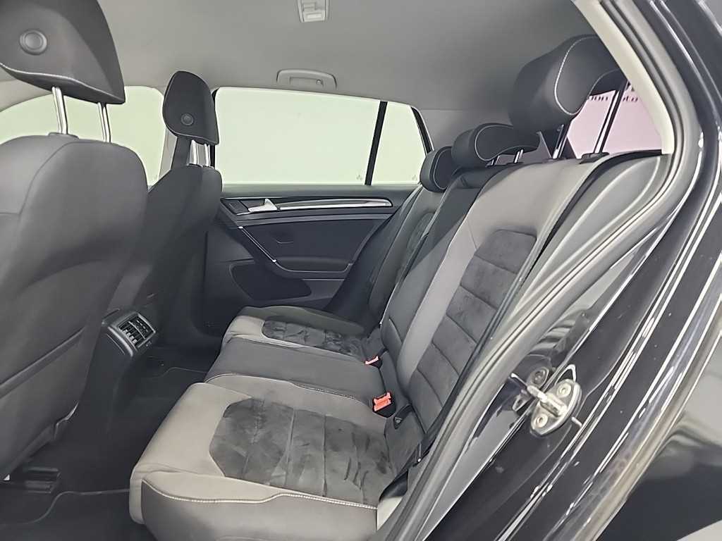 Volkswagen Golf - Vista 12