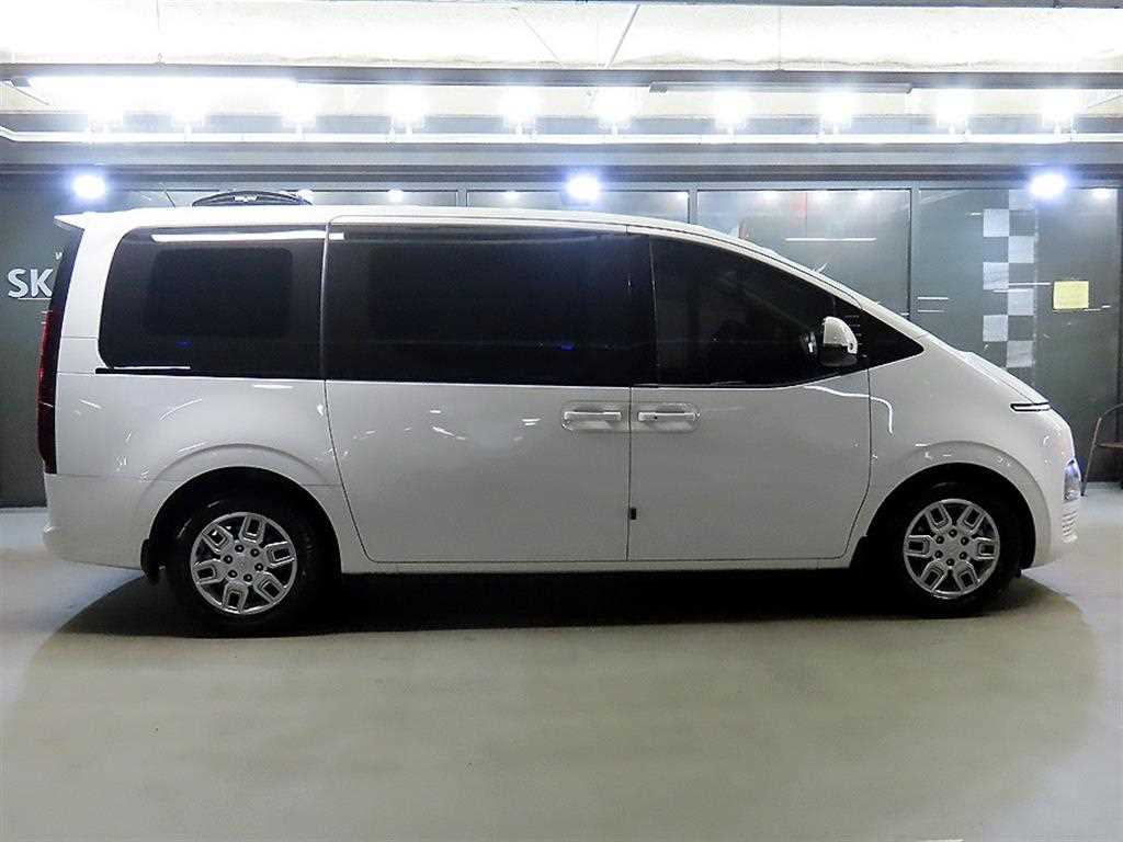 HYUNDAI Staria - Vista 3