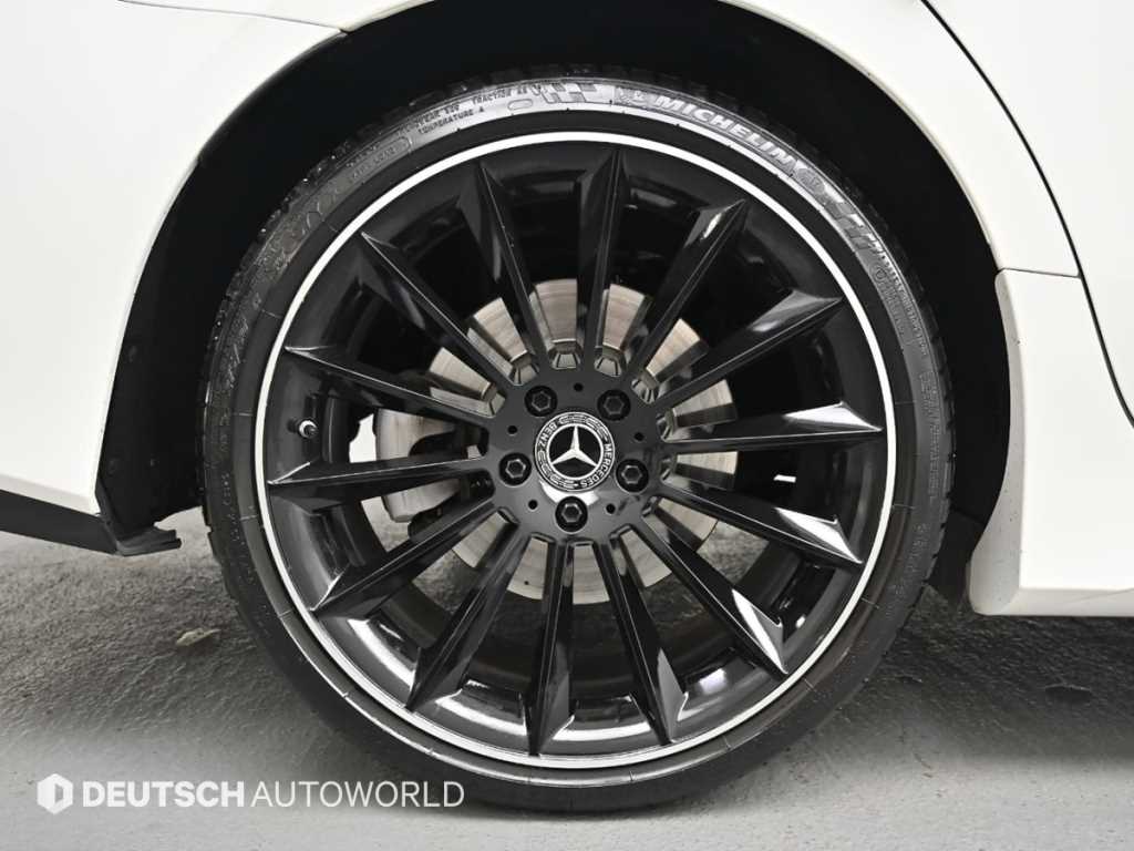 Mercedes Benz CLS Class - Vista 5