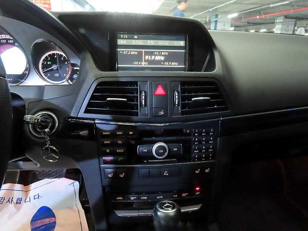 Mercedes Benz E class - Vista 11
