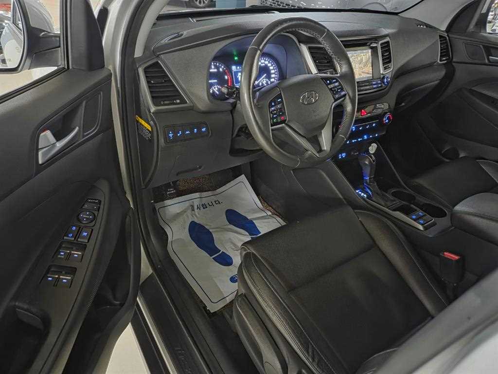 HYUNDAI Tucson - Vista 9