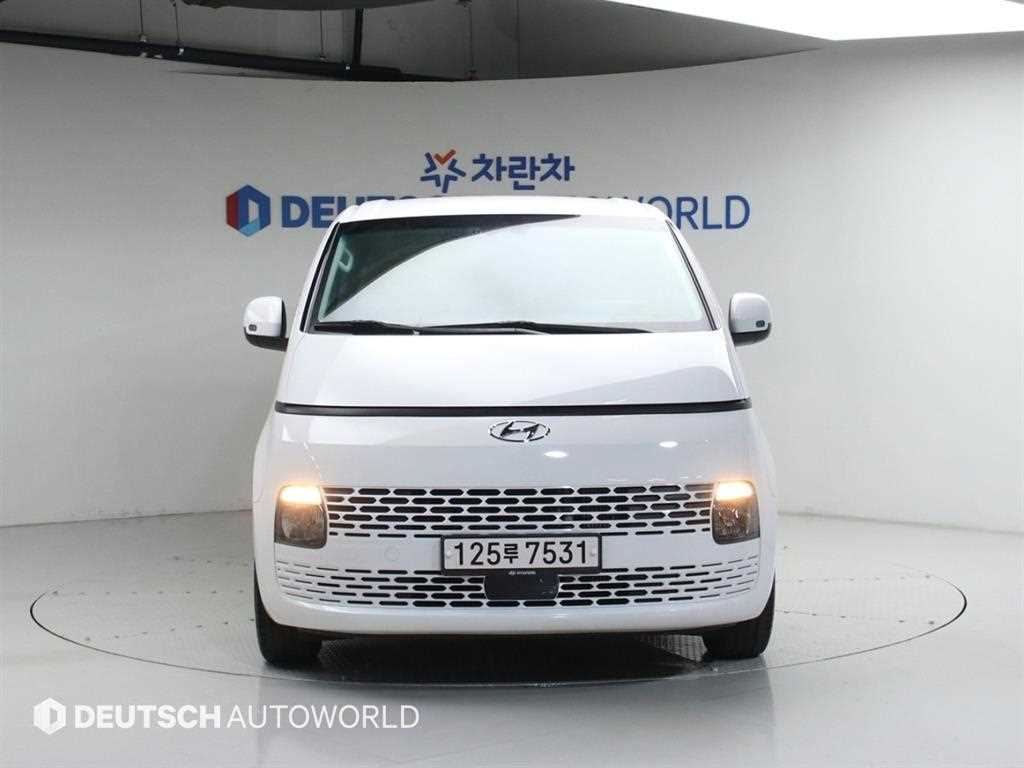 HYUNDAI Staria - Vista 3
