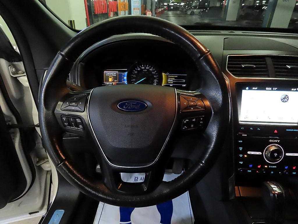 Ford Explorer - Vista 8