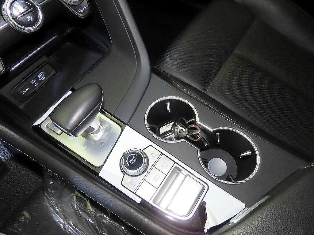 Genesis G70 - Vista 12