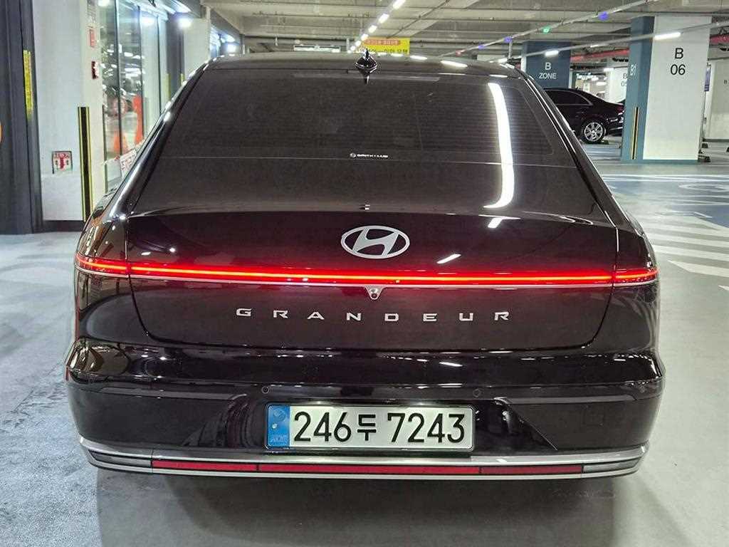 HYUNDAI Grandeur - Vista 5