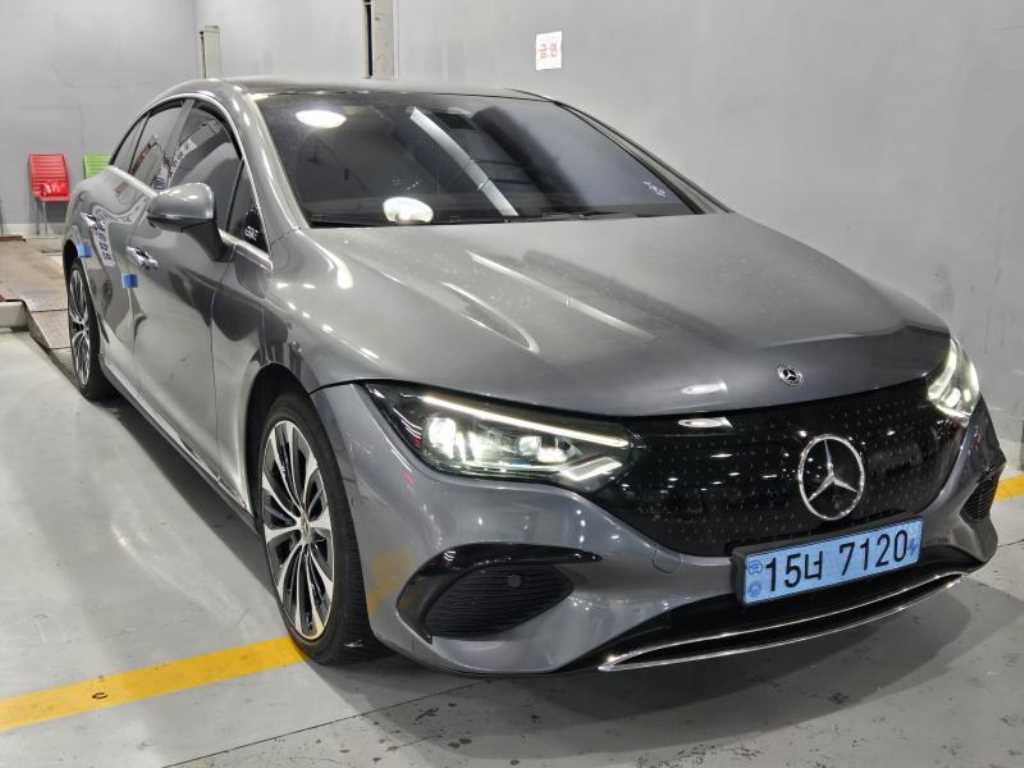 Mercedes Benz EQE - Vista 2