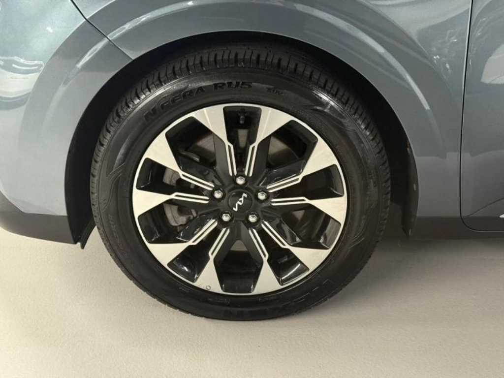 KIA Carnival - Vista 7