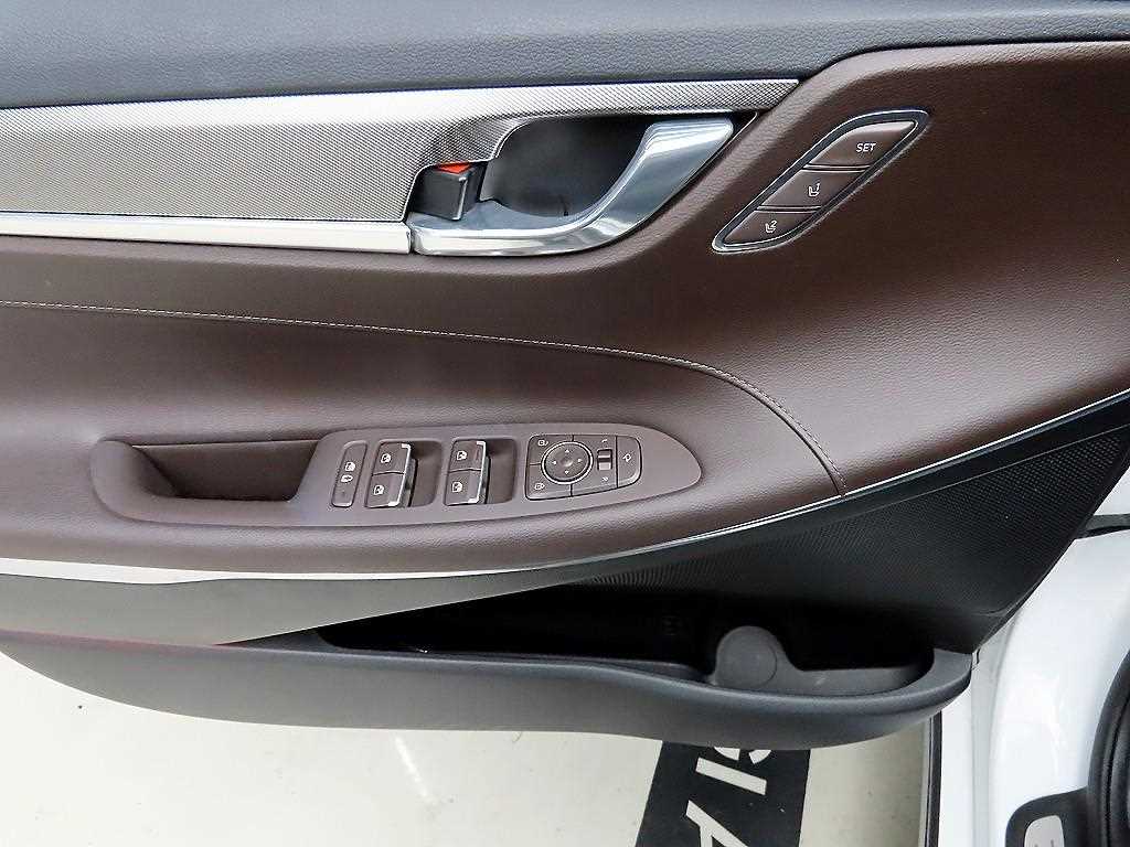 HYUNDAI Grandeur - Vista 11