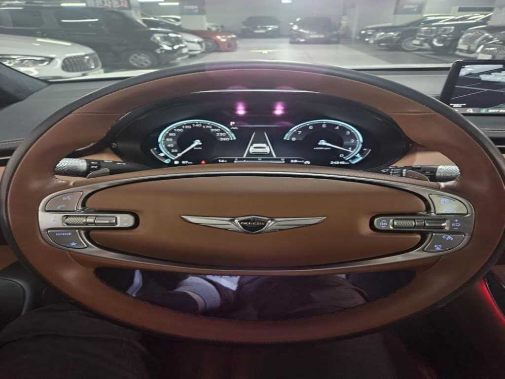 Genesis GV70 - Vista 6