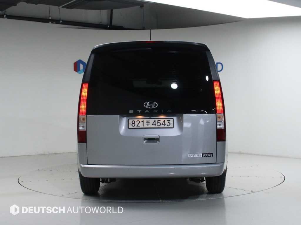 HYUNDAI Staria - Vista 4