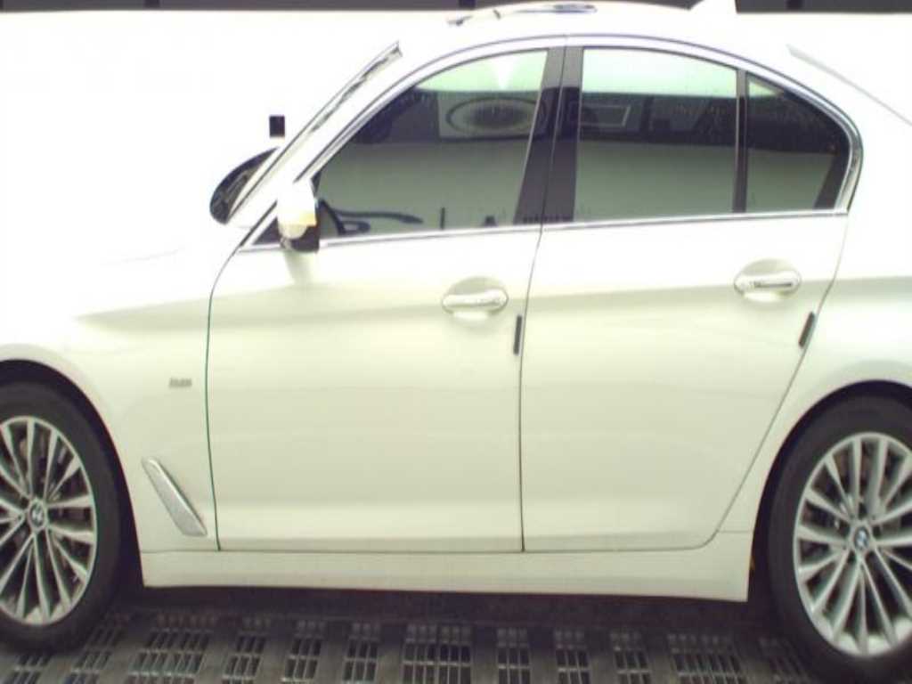 BMW 5 Series - Vista 4