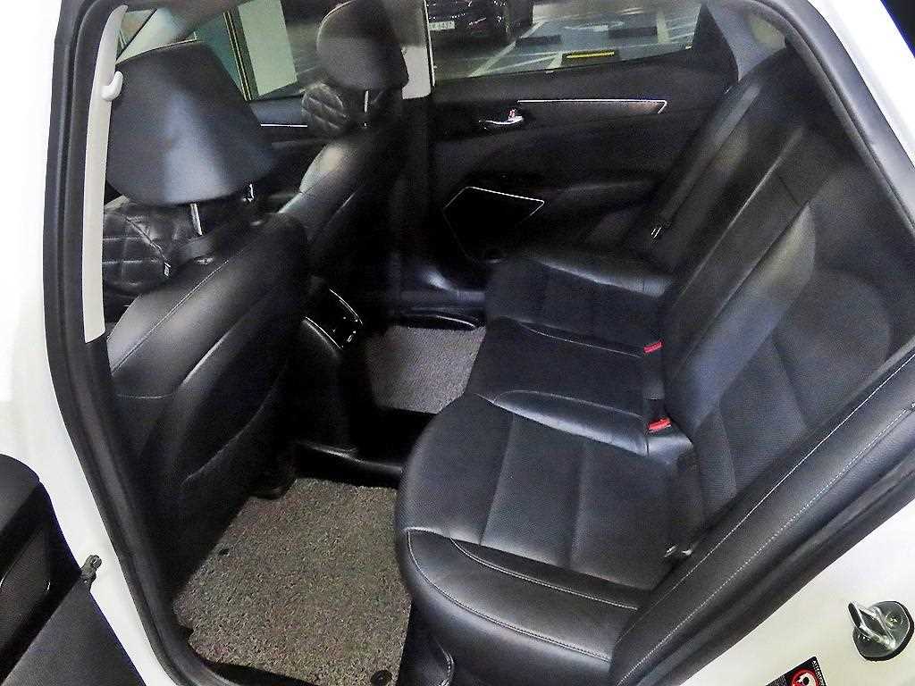 KIA K7 - Vista 7