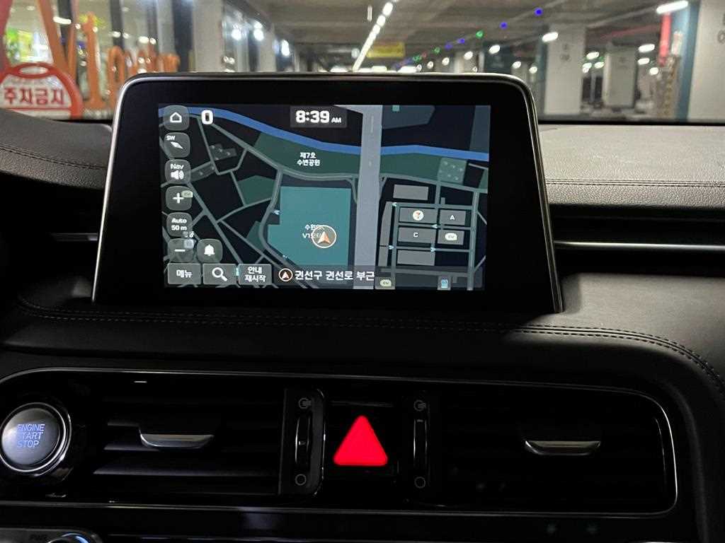 Genesis G70 - Vista 10