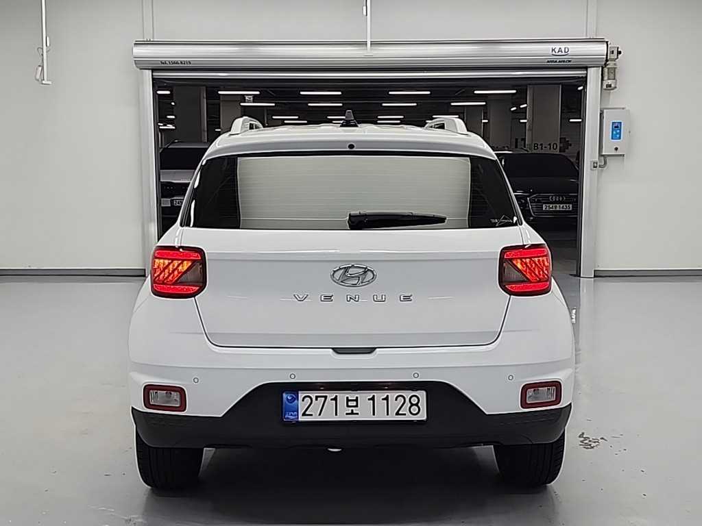 HYUNDAI Venue - Vista 3
