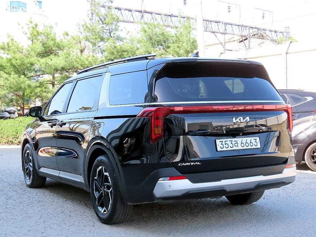 KIA Carnival - Vista 3