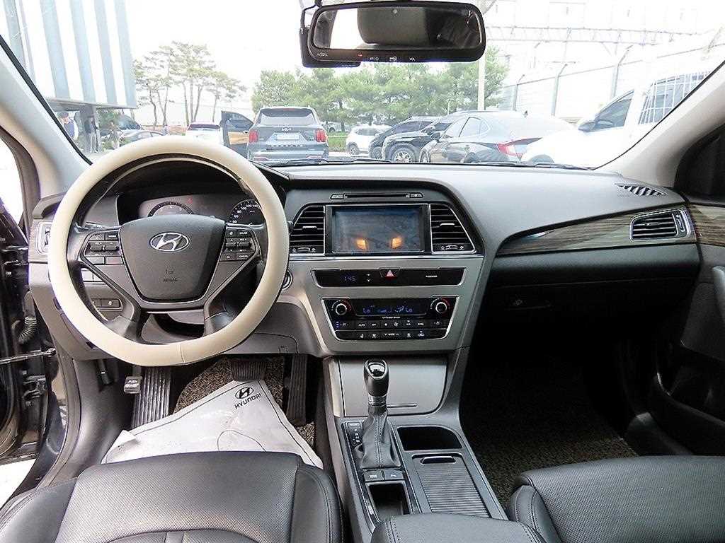 HYUNDAI Sonata - Vista 7