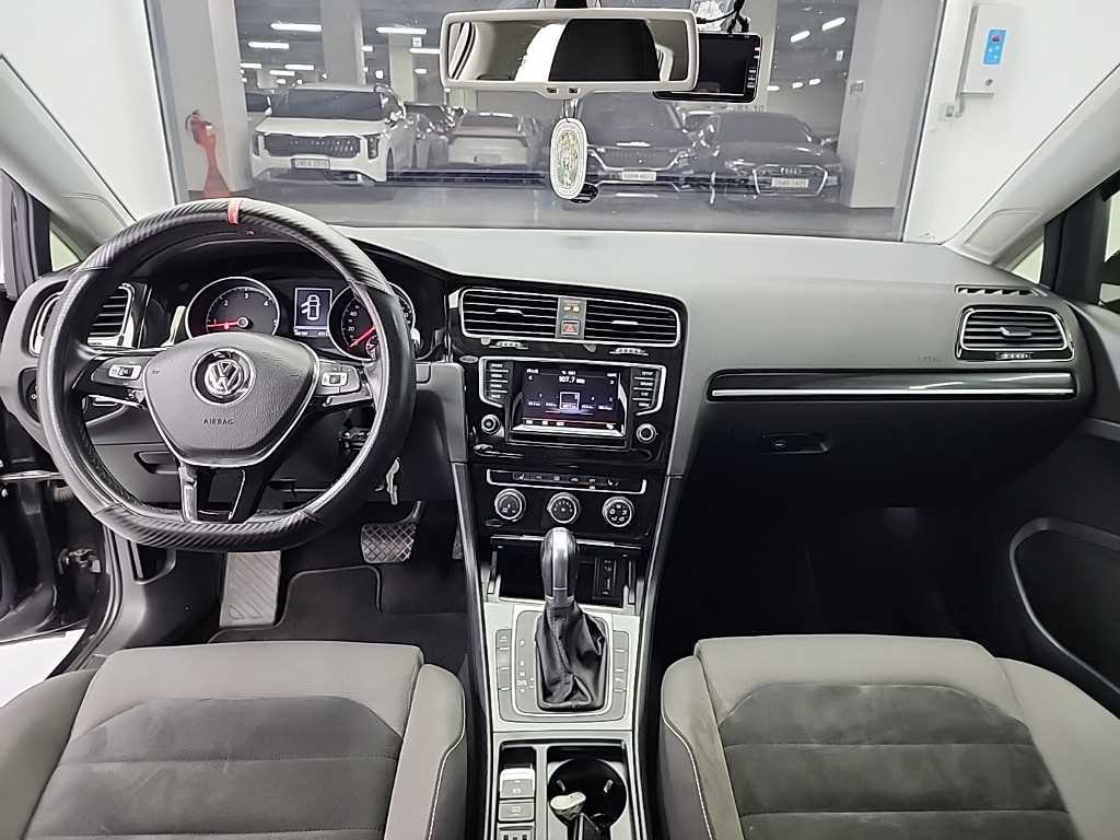Volkswagen Golf - Vista 7