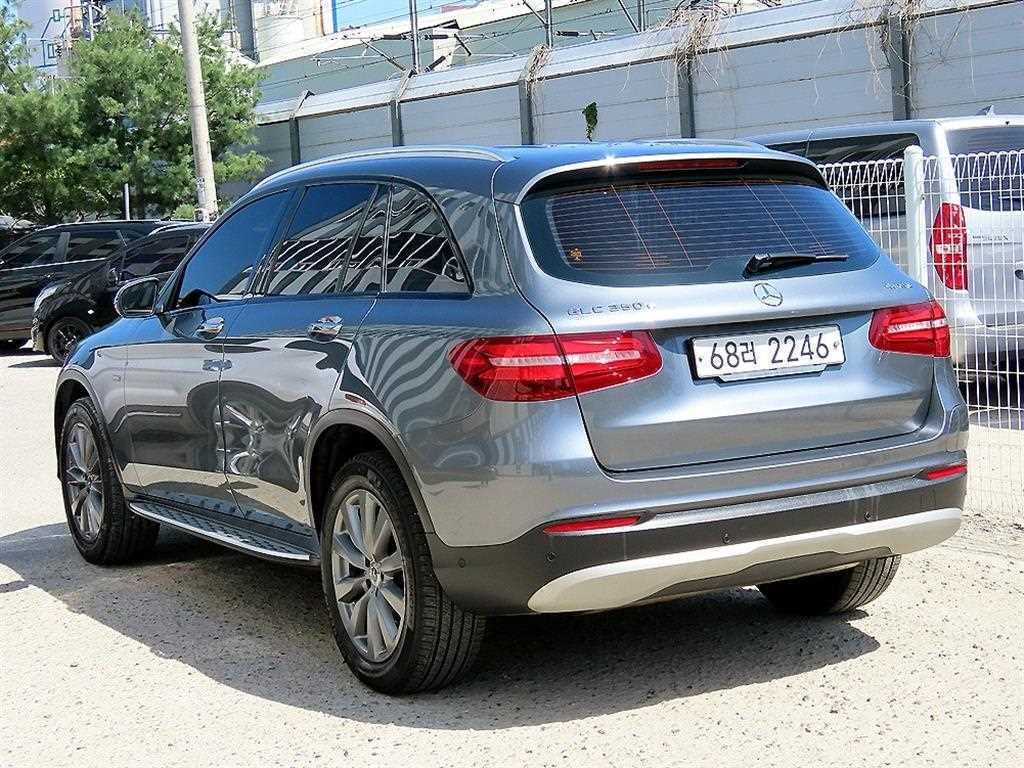 Mercedes Benz GLC Class - Vista 3