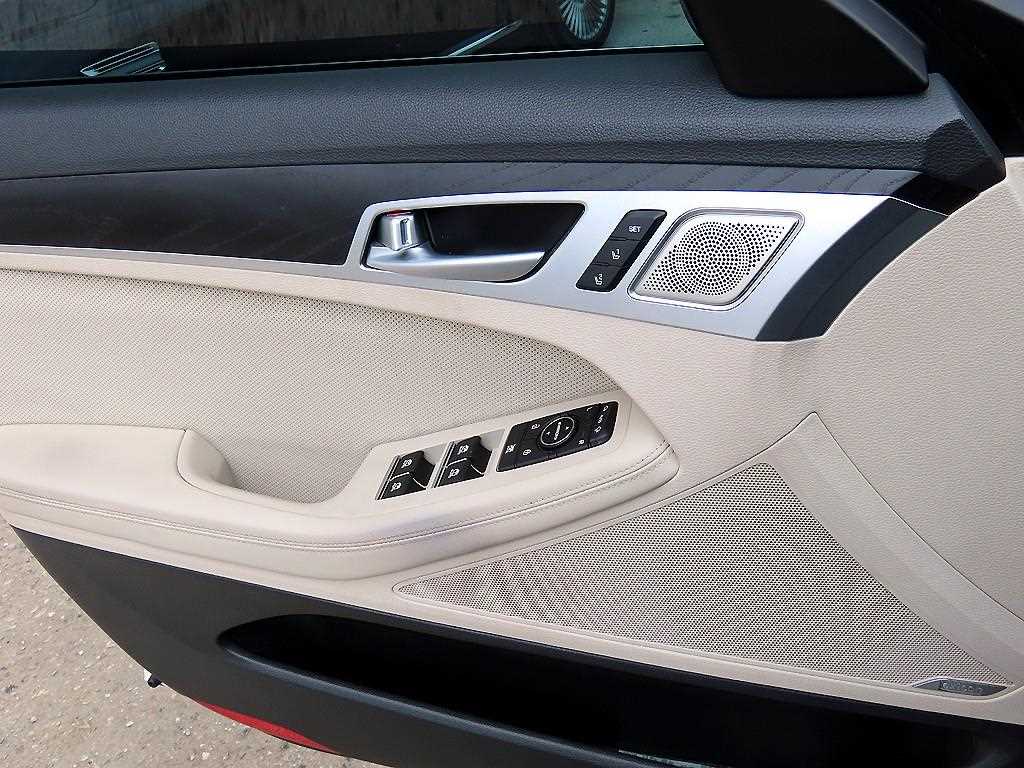 Genesis G80 - Vista 12