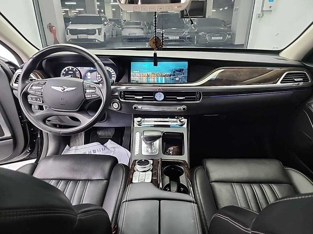 Genesis G90 - Vista 7