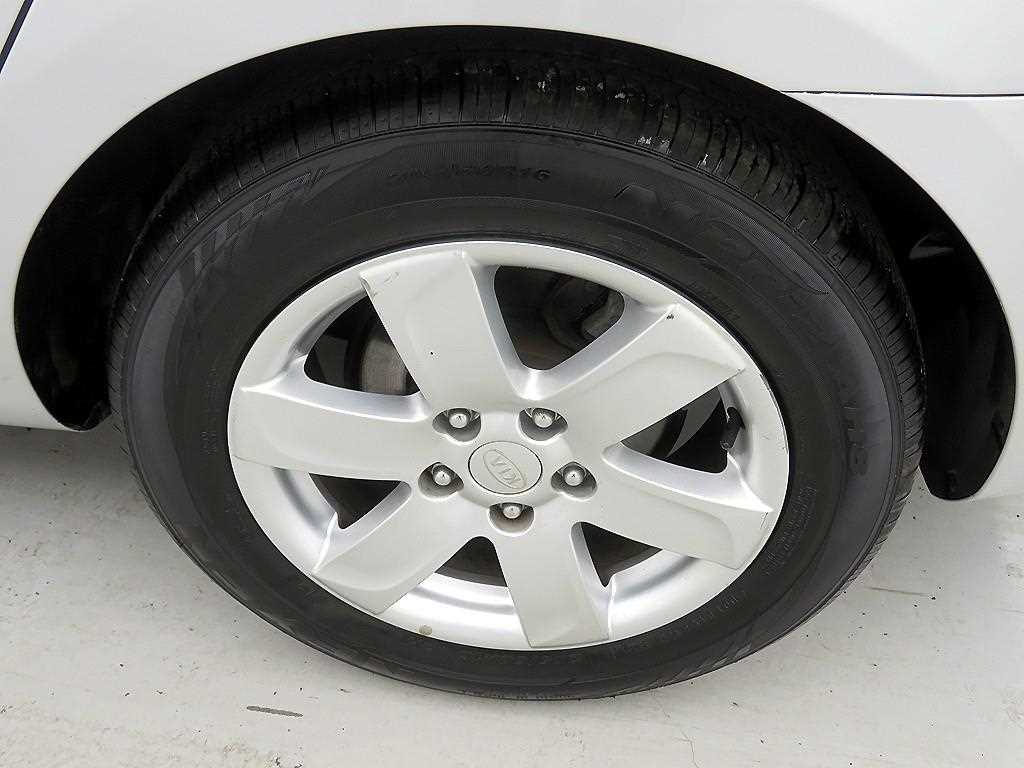 KIA Carens 2008 Gris - Importación desde Corea - HF Imports Iquique - Foto 19