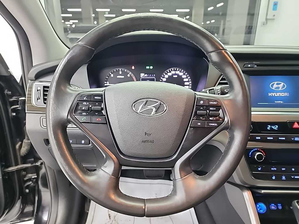 HYUNDAI Sonata - Vista 9