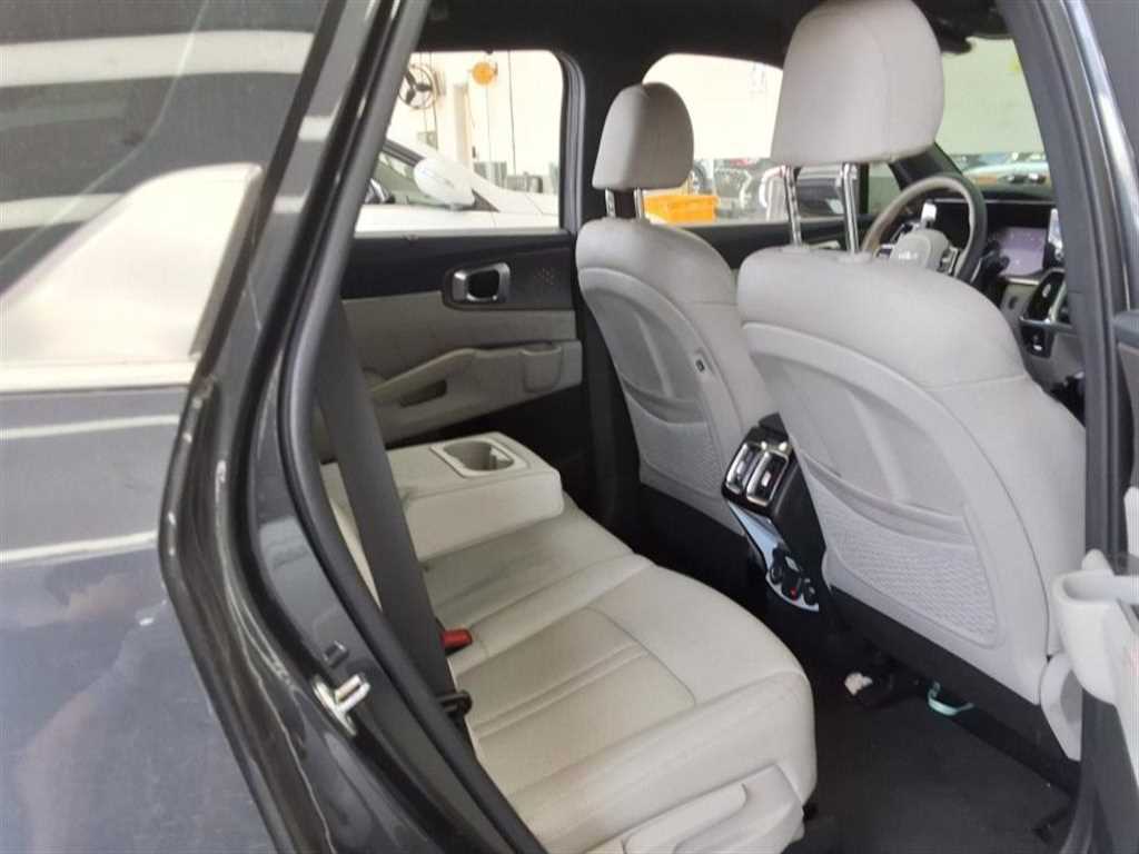 KIA Sorento - Vista 8