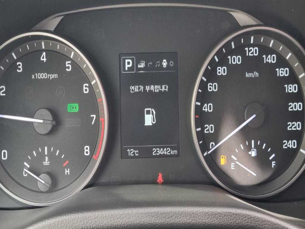 HYUNDAI Avante 2018 Blanco - Importación desde Corea - HF Imports Iquique - Foto 16