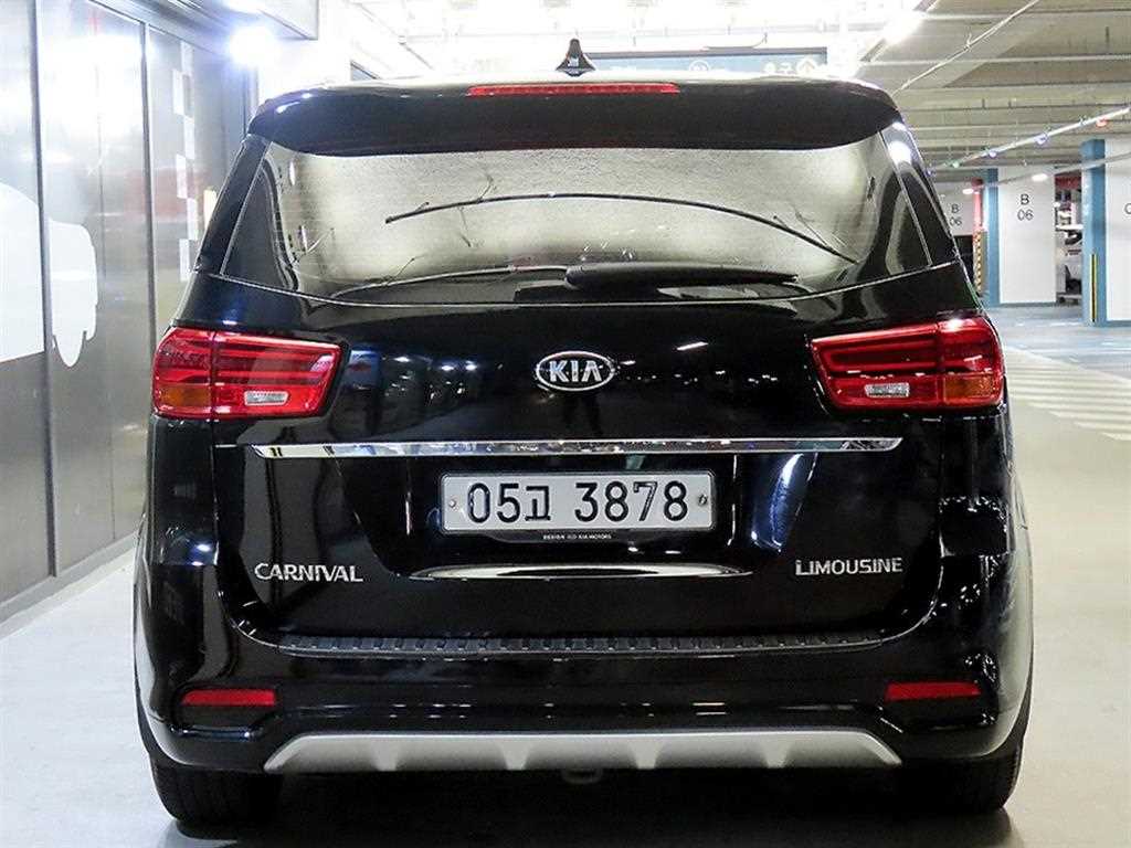 KIA Carnival - Vista 5