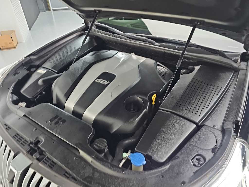 HYUNDAI Equus - Vista 5