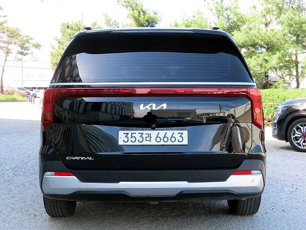 KIA Carnival - Vista 4