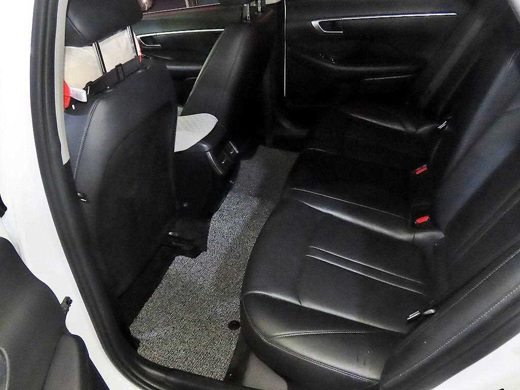 HYUNDAI Sonata - Vista 7