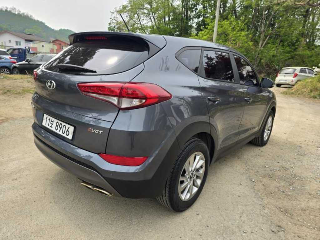 HYUNDAI Tucson - Vista 5