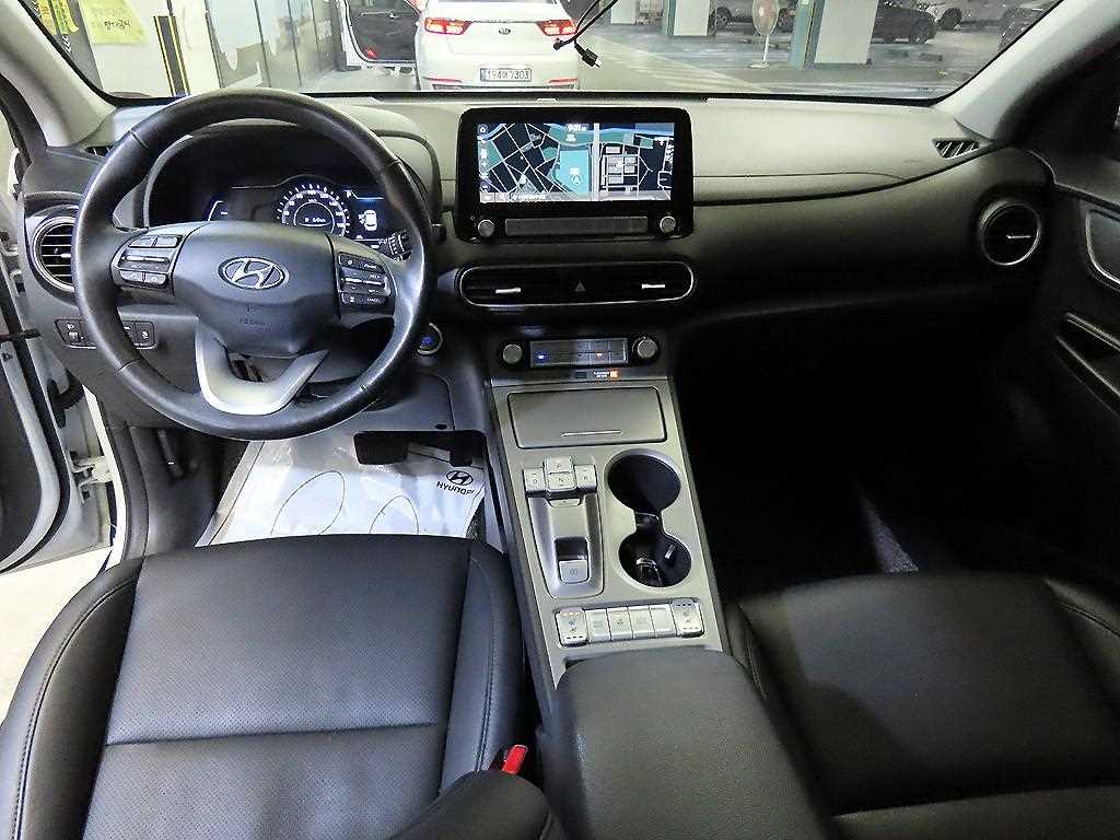 HYUNDAI Kona - Vista 10