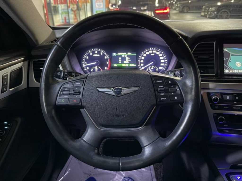 Genesis G80 - Vista 8