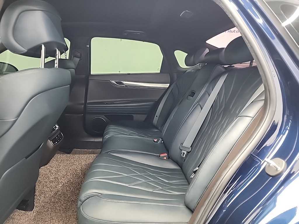 Genesis G80 - Vista 12